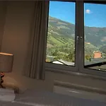 Hensel - By Alpen Zell am See