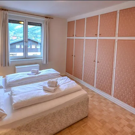 Hensel - By Alpen Zell am See